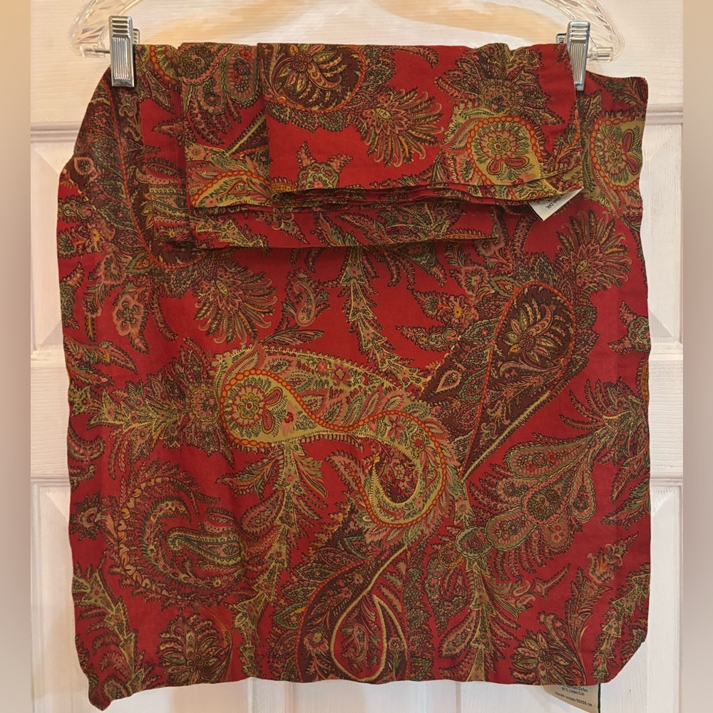 Pottery Barn Fall Colors Caroline Paisley Print Set of 4 Napkins